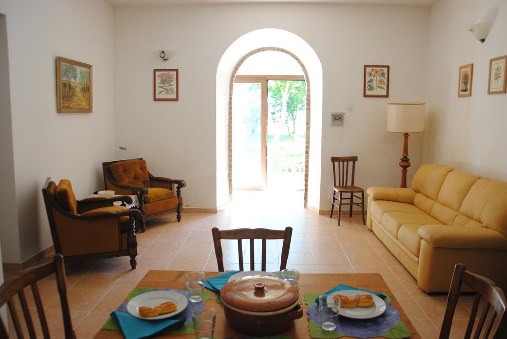 Agriturismo Casal Taccone Lägenhet Tarquinia Rum bild